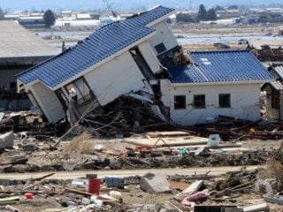 東日本大震災より